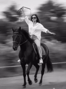 Trending Horse Ai Photo Editing Prompt
